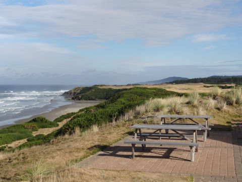 OldMac7turnstandpicnictables