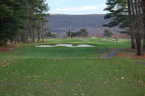 sugarloaf17thhole.jpg sugarloaf17thhole.jpg
